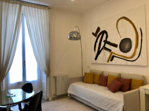 Casa Alberto da Giussano, elegante bilocale in centro con balcone sul parco